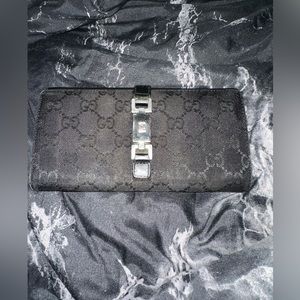 GUCCI WALLET AUTHENTIC